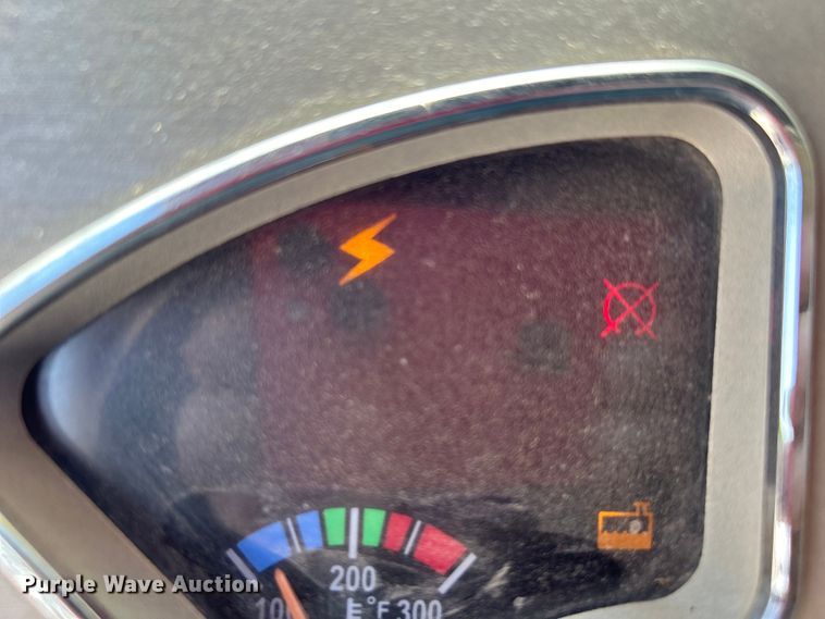 image for item DO1090 2007 Mack CTP713 water truck