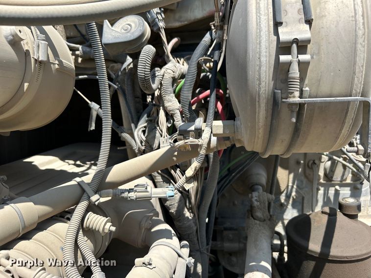 image for item DO1090 2007 Mack CTP713 water truck