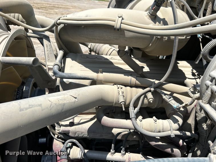 image for item DO1090 2007 Mack CTP713 water truck