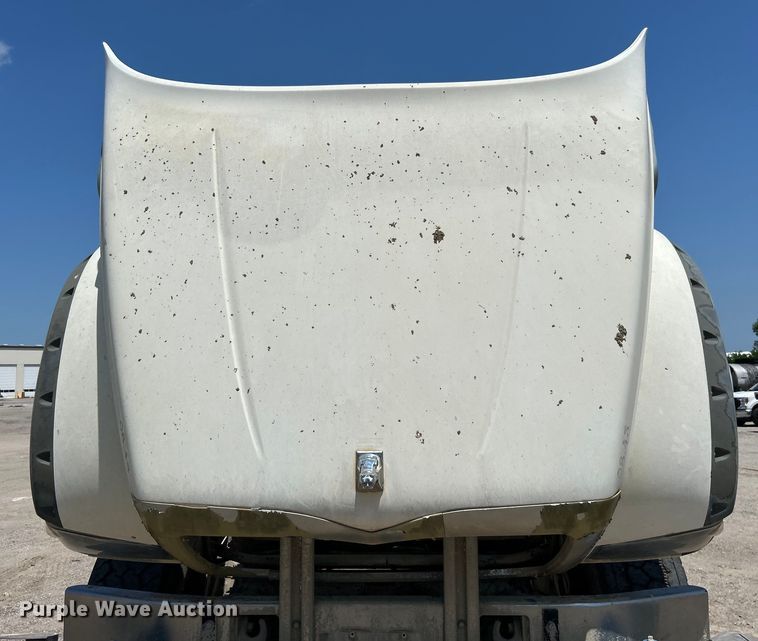 image for item DO1090 2007 Mack CTP713 water truck