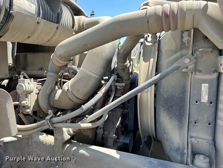 image for item DO1090 2007 Mack CTP713 water truck