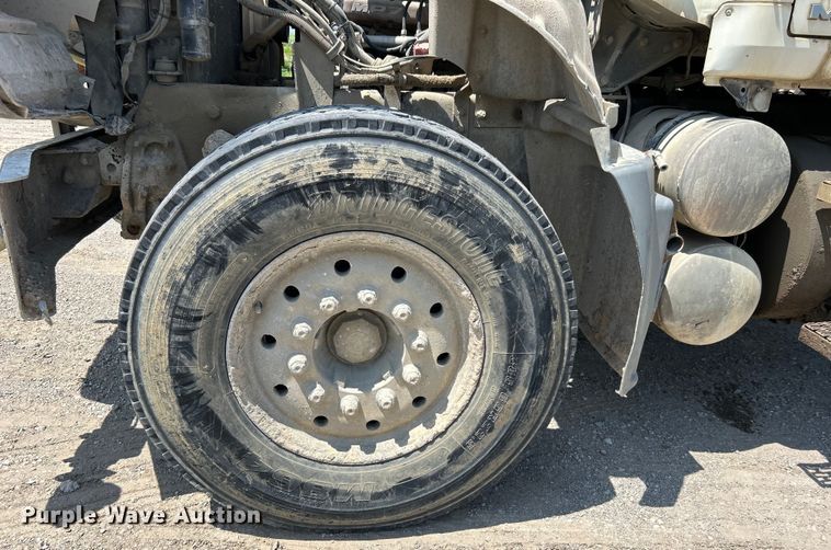 image for item DO1090 2007 Mack CTP713 water truck