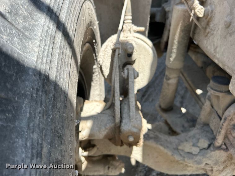 image for item DO1090 2007 Mack CTP713 water truck