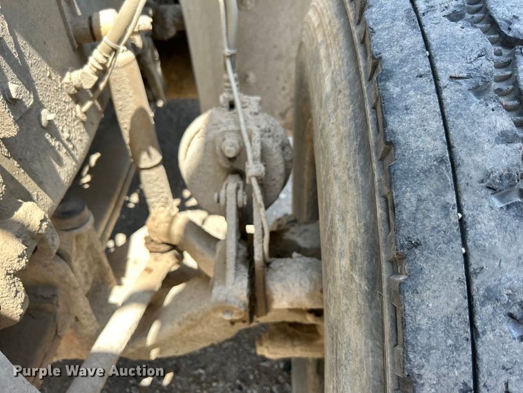 image for item DO1090 2007 Mack CTP713 water truck