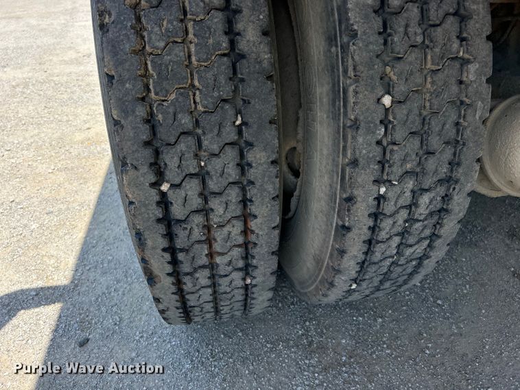 image for item DO1090 2007 Mack CTP713 water truck