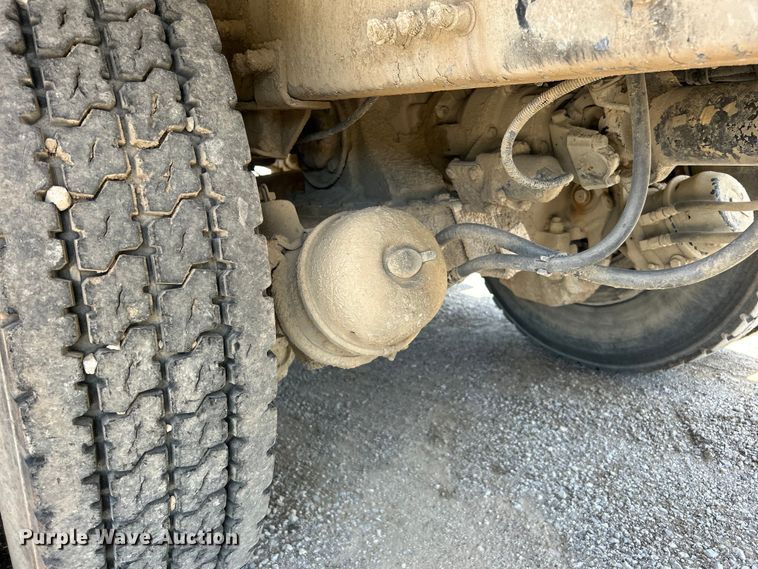 image for item DO1090 2007 Mack CTP713 water truck