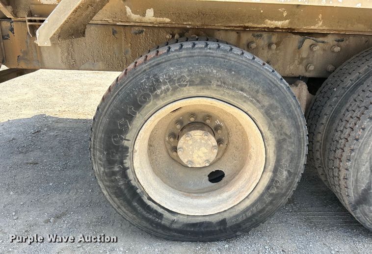 image for item DO1090 2007 Mack CTP713 water truck