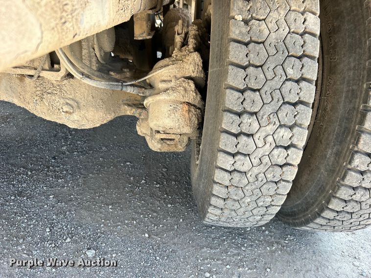 image for item DO1090 2007 Mack CTP713 water truck