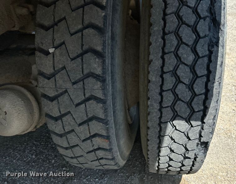 image for item DO1090 2007 Mack CTP713 water truck