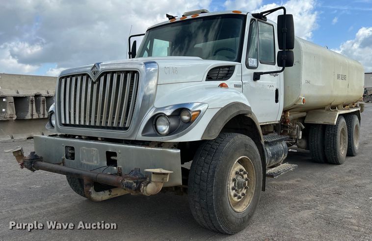 image for item DO1096 2009 International WorkStar 7400 water truck