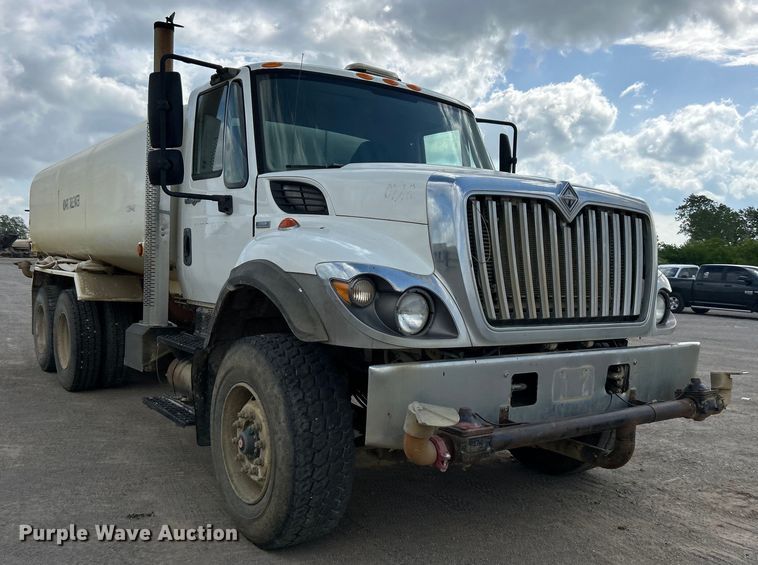 image for item DO1096 2009 International WorkStar 7400 water truck
