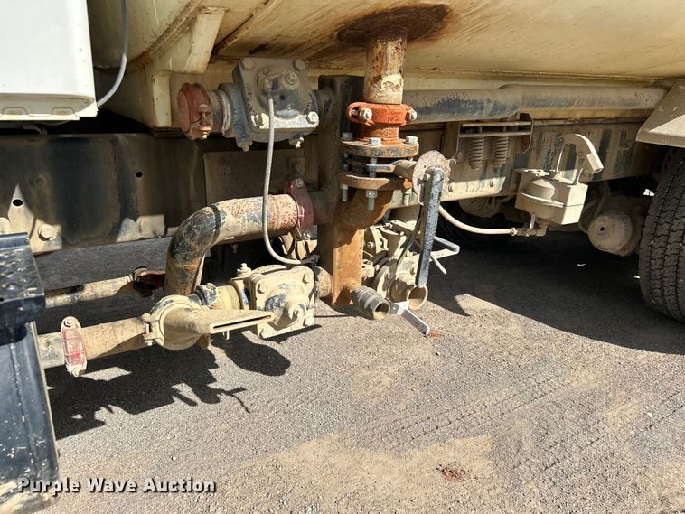 image for item DO1096 2009 International WorkStar 7400 water truck