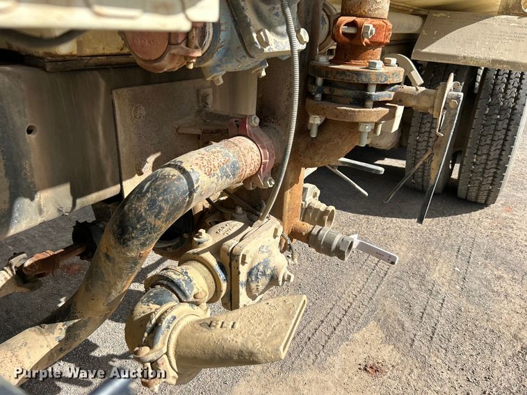 image for item DO1096 2009 International WorkStar 7400 water truck