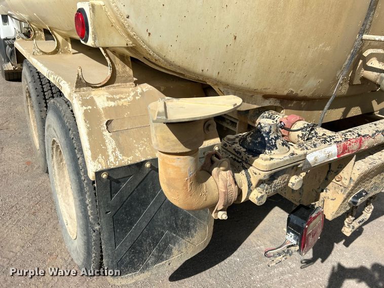 image for item DO1096 2009 International WorkStar 7400 water truck