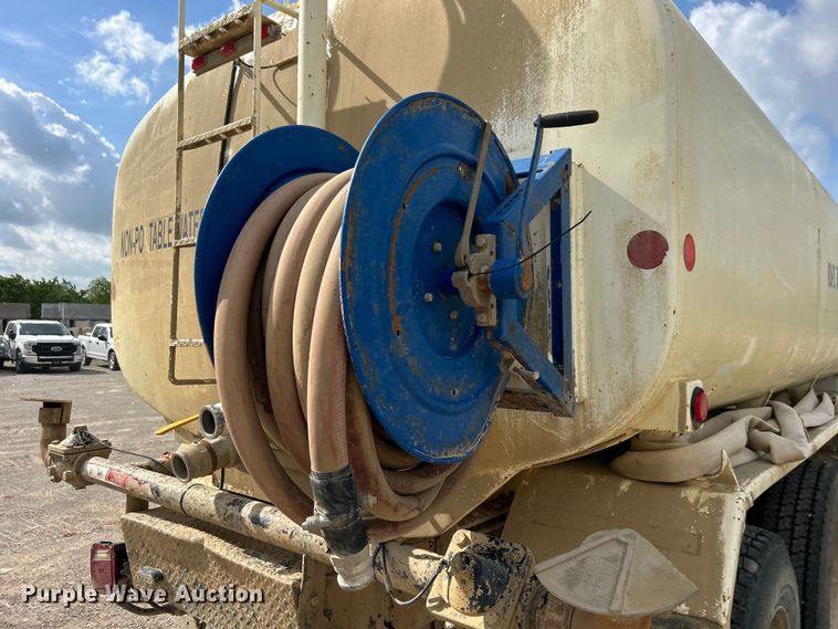 image for item DO1096 2009 International WorkStar 7400 water truck