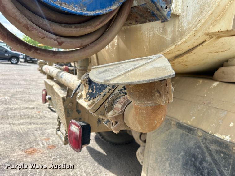 image for item DO1096 2009 International WorkStar 7400 water truck