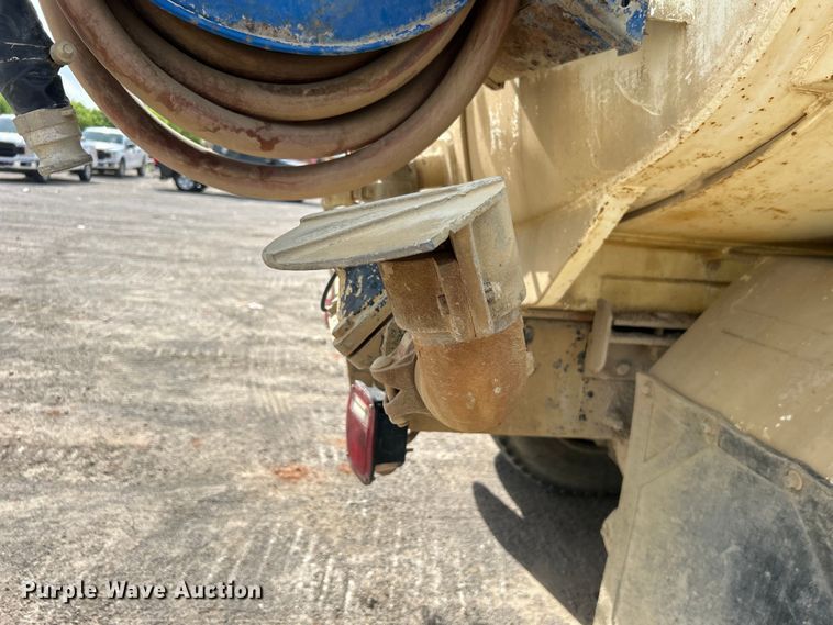 image for item DO1096 2009 International WorkStar 7400 water truck