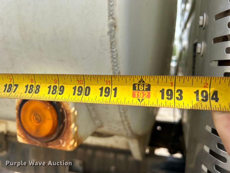 image for item DO1096 2009 International WorkStar 7400 water truck