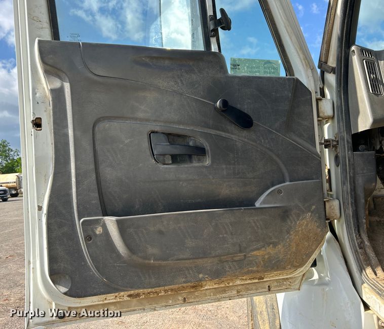 image for item DO1096 2009 International WorkStar 7400 water truck