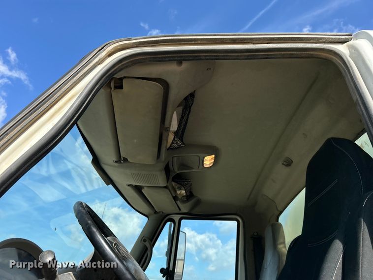 image for item DO1096 2009 International WorkStar 7400 water truck