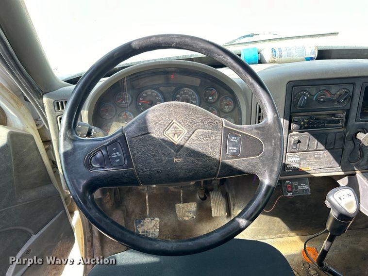 image for item DO1096 2009 International WorkStar 7400 water truck