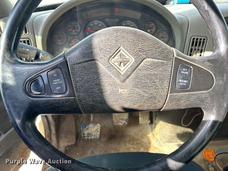 image for item DO1096 2009 International WorkStar 7400 water truck