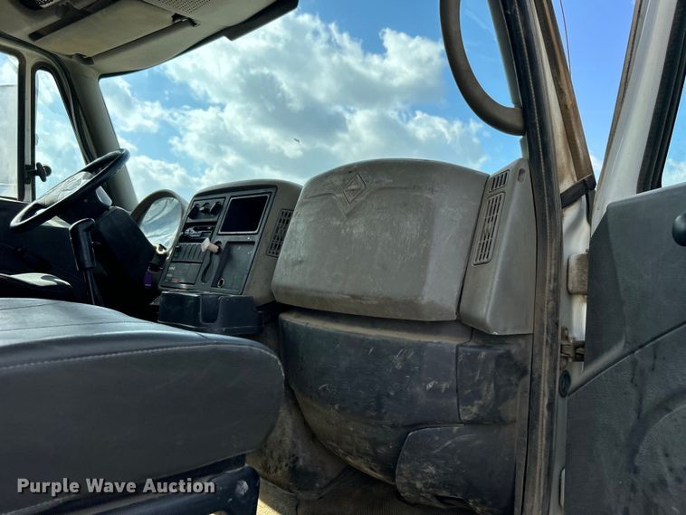 image for item DO1096 2009 International WorkStar 7400 water truck