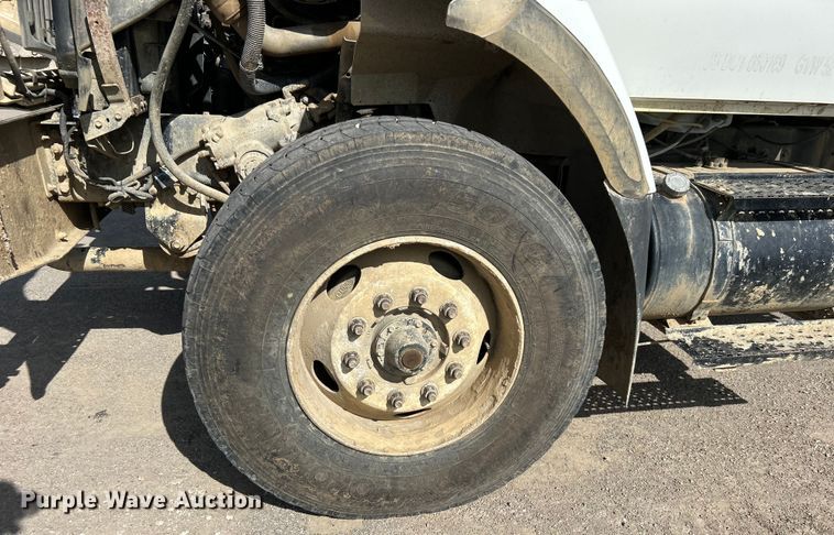 image for item DO1096 2009 International WorkStar 7400 water truck