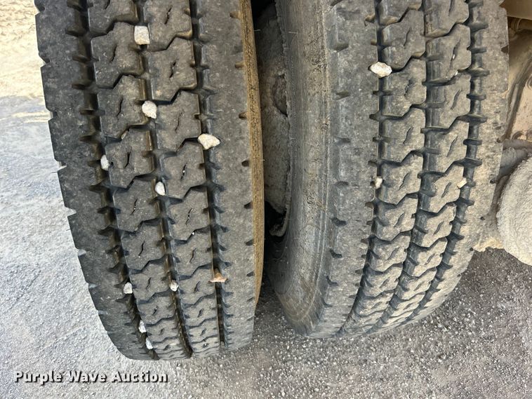 image for item DO1096 2009 International WorkStar 7400 water truck