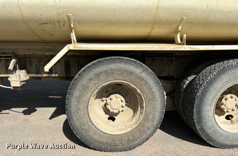 image for item DO1096 2009 International WorkStar 7400 water truck