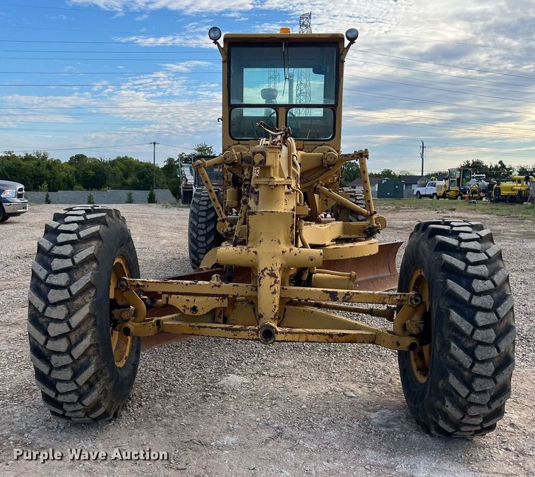 image for item DO2492 1968 Caterpillar 120 rigid frame motor grader