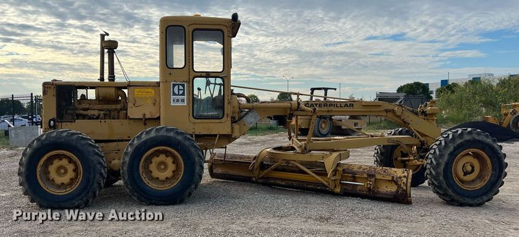 image for item DO2492 1968 Caterpillar 120 rigid frame motor grader