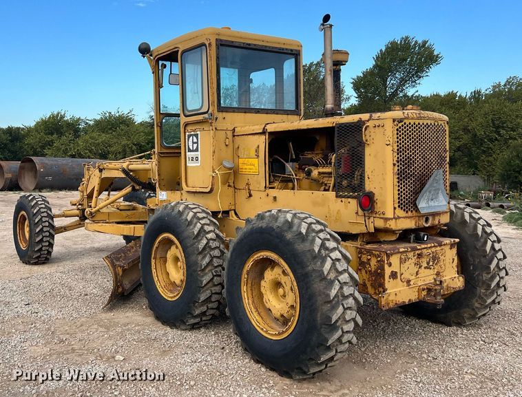 image for item DO2492 1968 Caterpillar 120 rigid frame motor grader