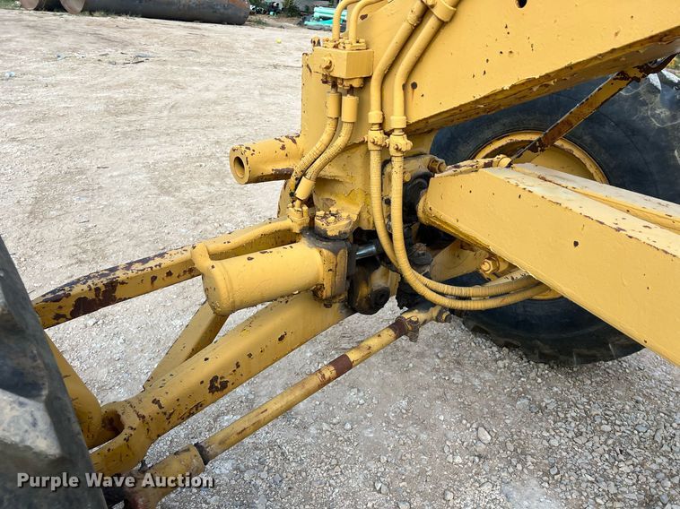 image for item DO2492 1968 Caterpillar 120 rigid frame motor grader