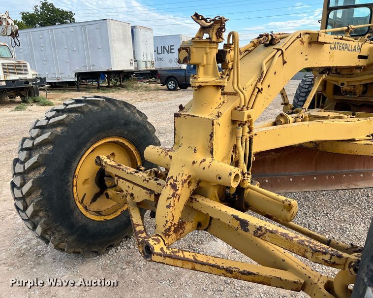 image for item DO2492 1968 Caterpillar 120 rigid frame motor grader