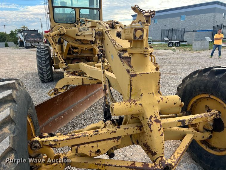 image for item DO2492 1968 Caterpillar 120 rigid frame motor grader
