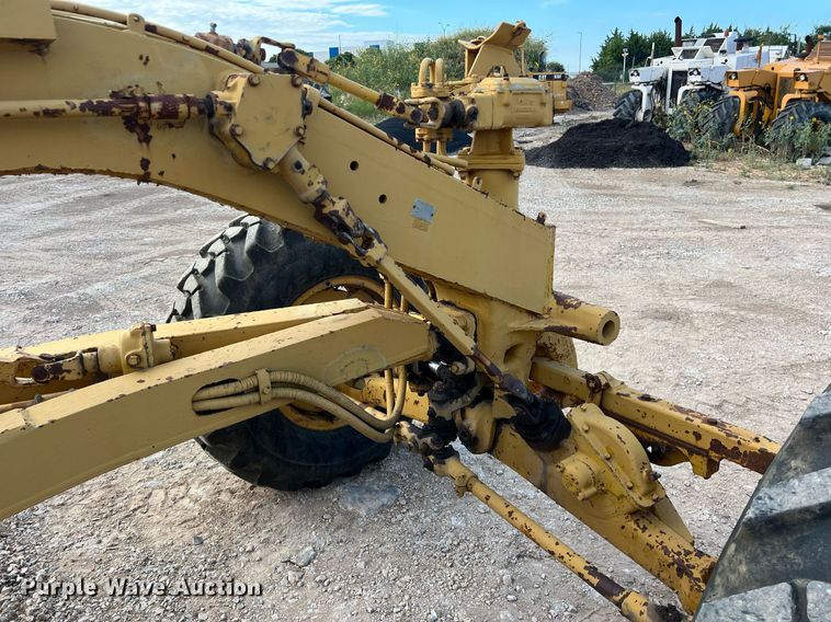image for item DO2492 1968 Caterpillar 120 rigid frame motor grader