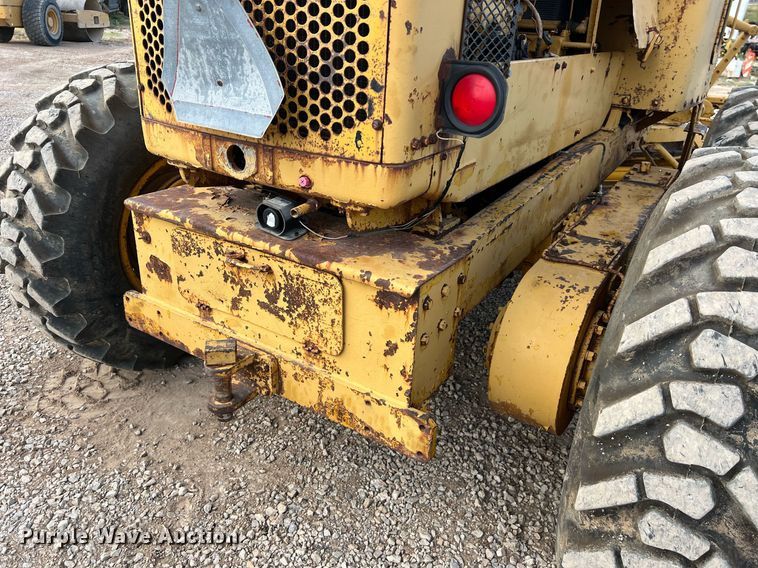 image for item DO2492 1968 Caterpillar 120 rigid frame motor grader