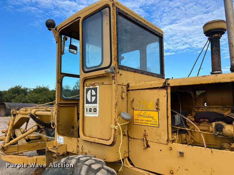 image for item DO2492 1968 Caterpillar 120 rigid frame motor grader