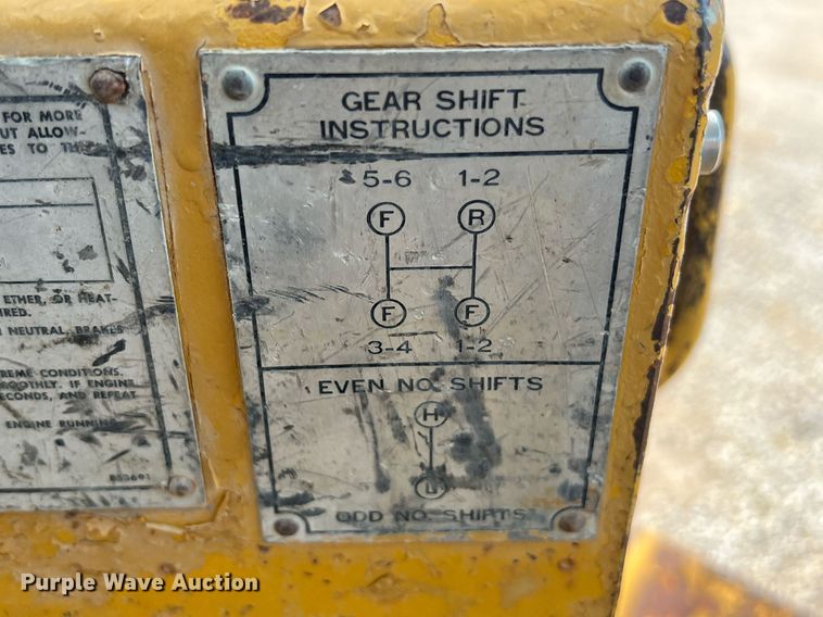 image for item DO2492 1968 Caterpillar 120 rigid frame motor grader