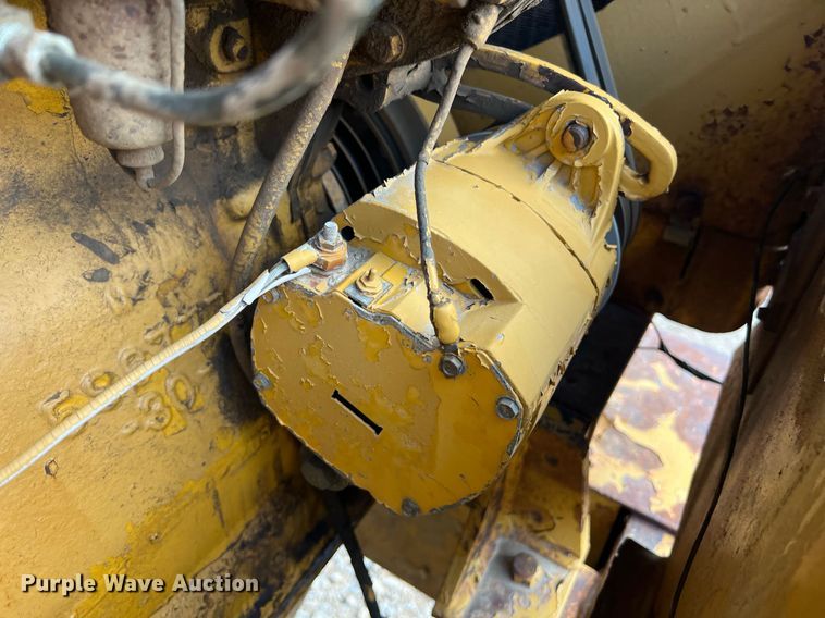 image for item DO2492 1968 Caterpillar 120 rigid frame motor grader