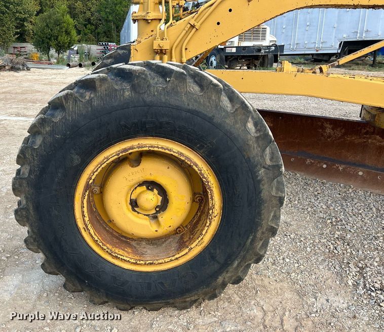 image for item DO2492 1968 Caterpillar 120 rigid frame motor grader