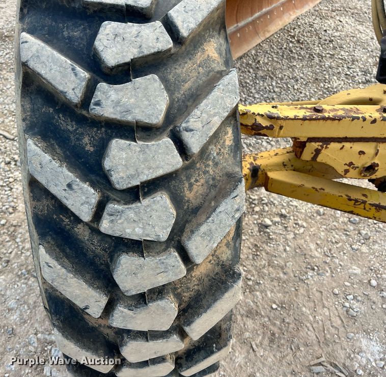 image for item DO2492 1968 Caterpillar 120 rigid frame motor grader