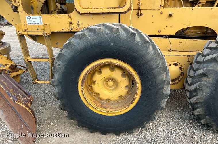 image for item DO2492 1968 Caterpillar 120 rigid frame motor grader