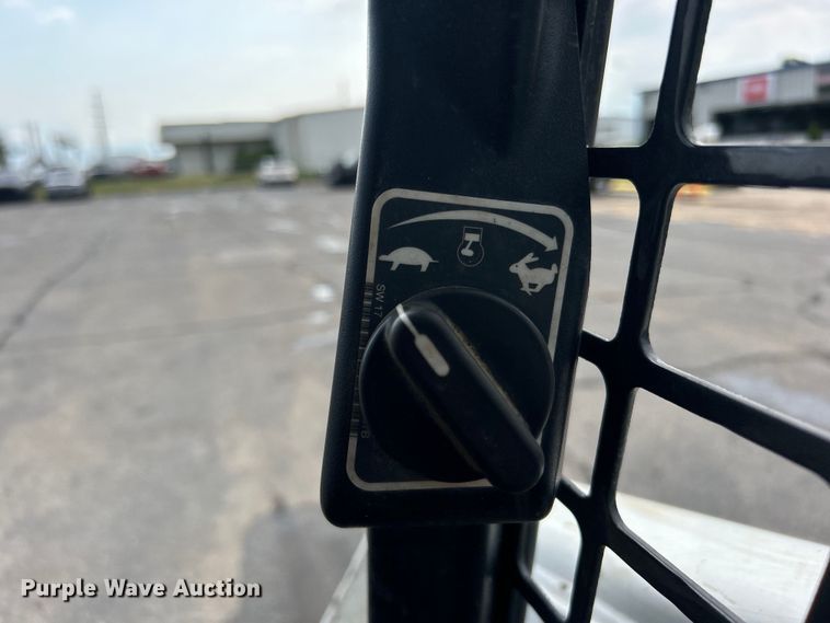 image for item DO6652 2022 Bobcat T595 tracked skid steer loader