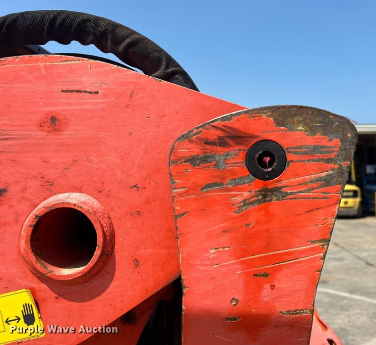 image for item DO6653 Kubota SVL65-2 tracked skid steer loader