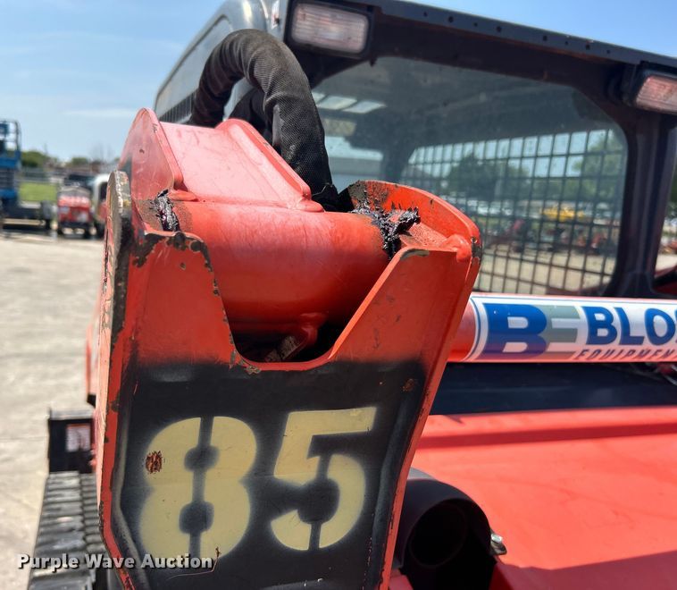 image for item DO6653 Kubota SVL65-2 tracked skid steer loader