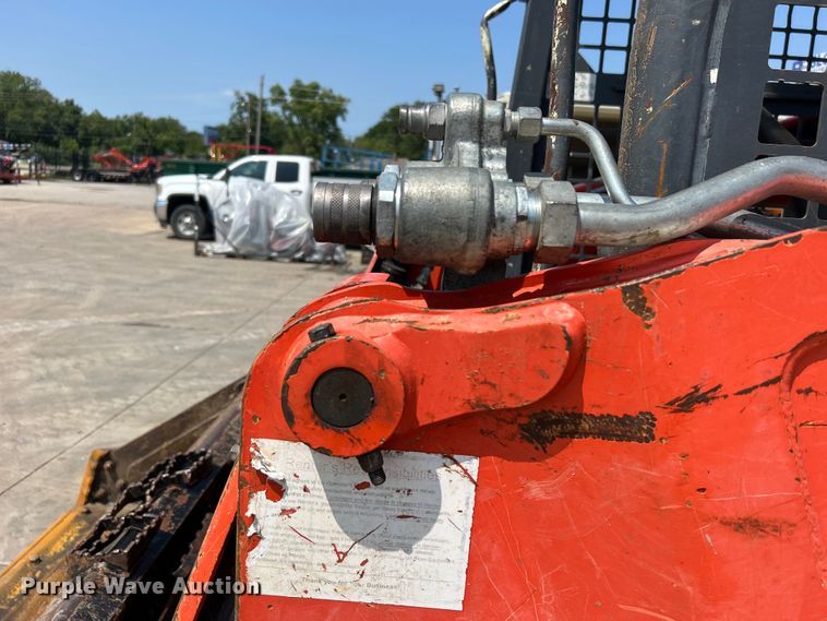 image for item DO6653 Kubota SVL65-2 tracked skid steer loader