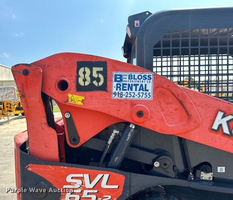 image for item DO6653 Kubota SVL65-2 tracked skid steer loader