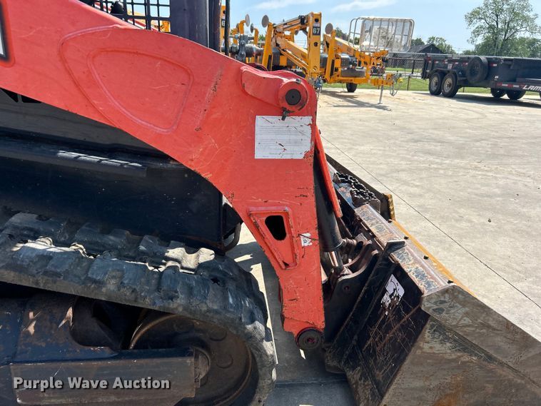 image for item DO6653 Kubota SVL65-2 tracked skid steer loader